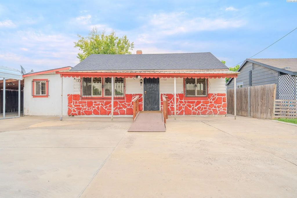 1502 Sunnyside Mabton Rd, Sunnyside