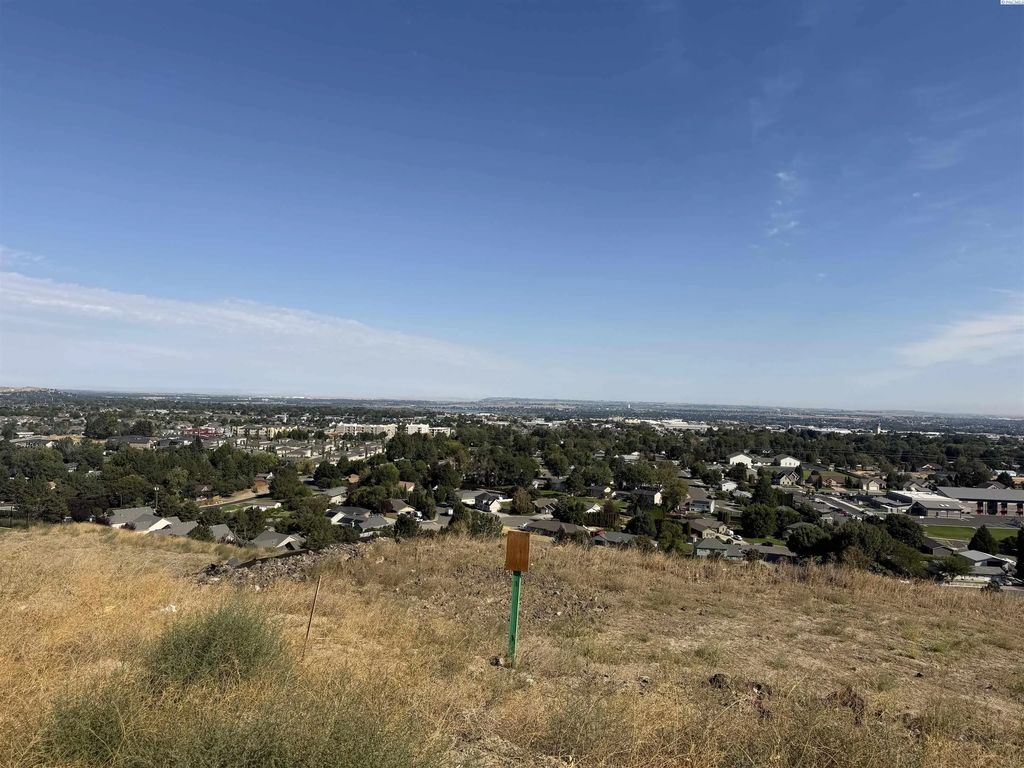 7270 W 20th Ave, Kennewick