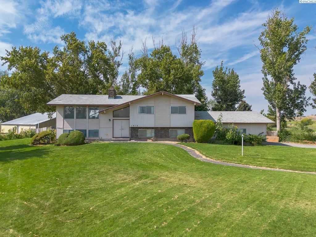1915 Jones Road, Richland