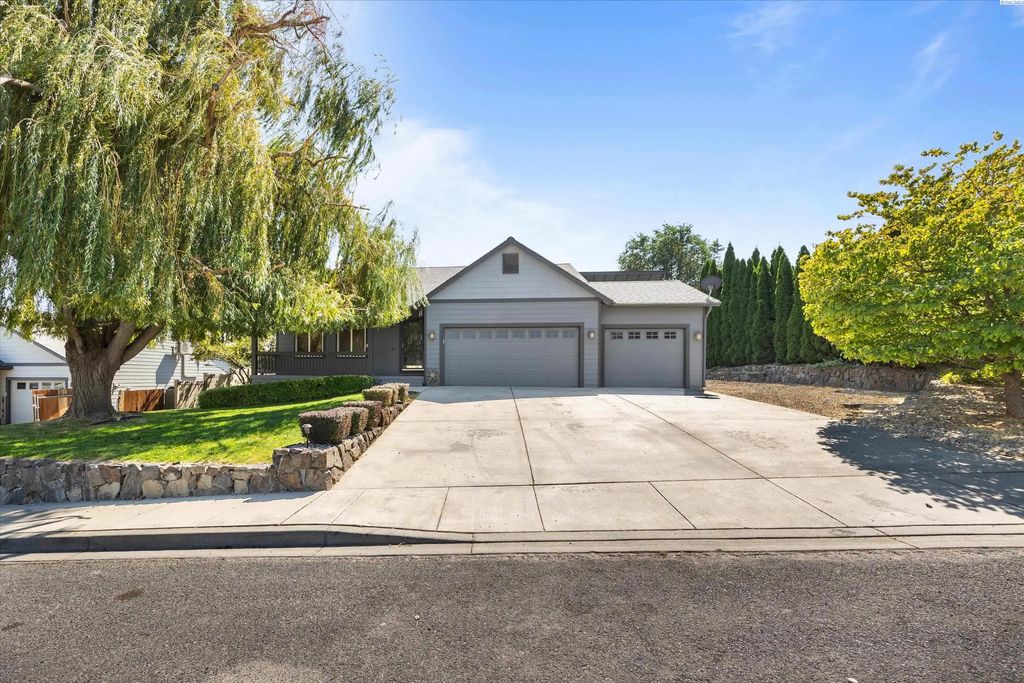 215 W 53rd, Kennewick