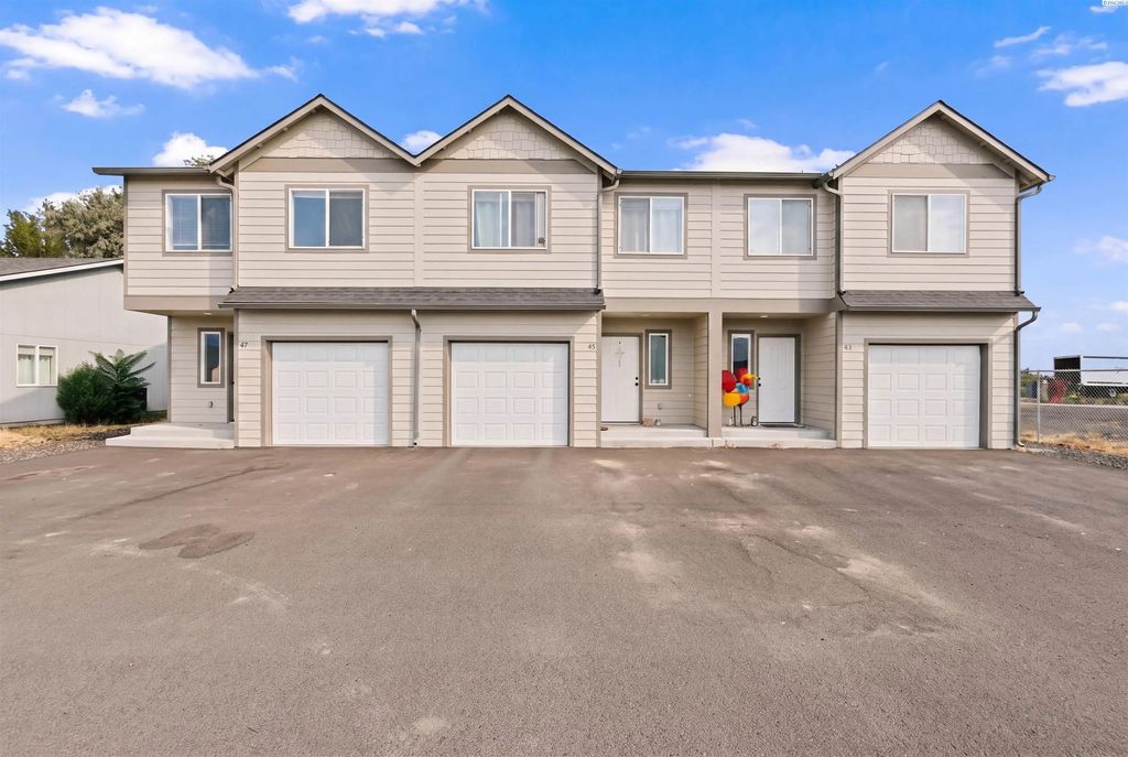 43,45,47 Samantha Court, Yakima