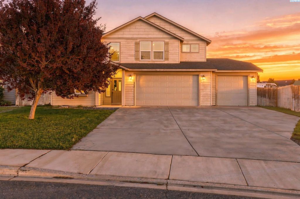 2744 Madrona, West Richland