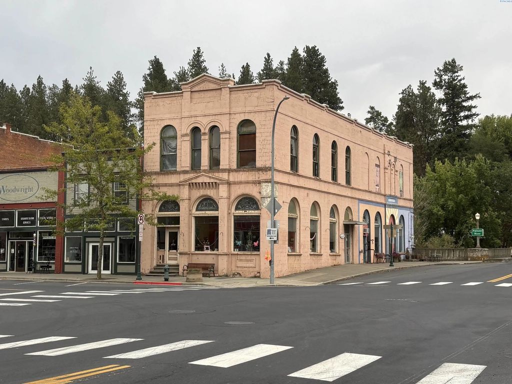 100 S Bridge St, Palouse