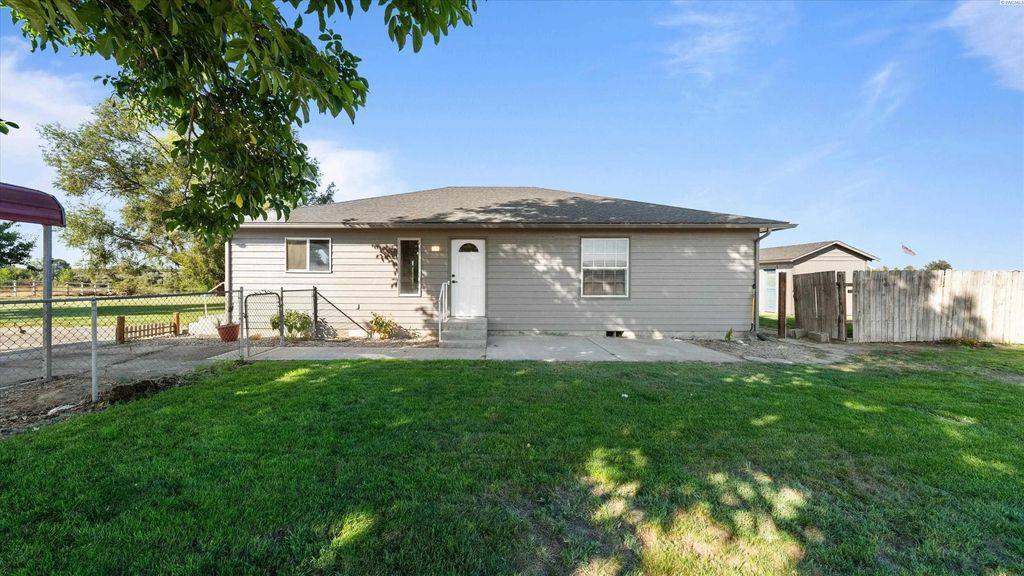 503 Riverfront Rd, Mabton