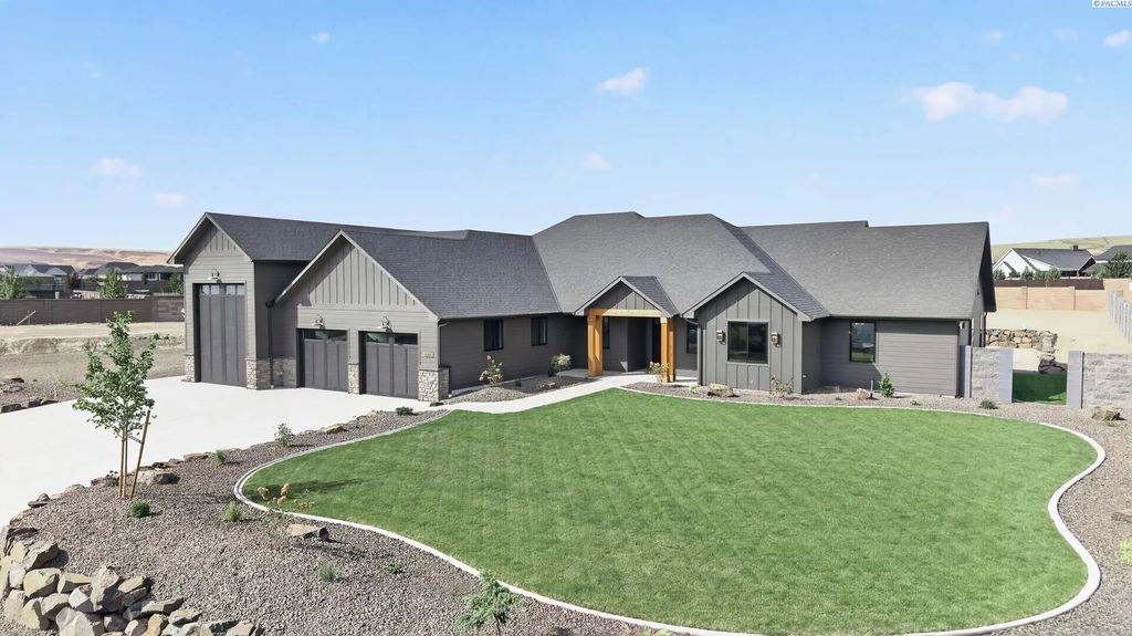 13012 S Steeplechase Dr, Kennewick