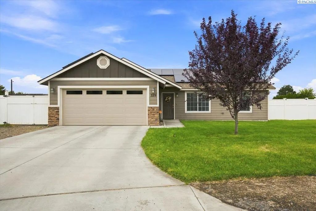 329 E 15th Pl, Kennewick