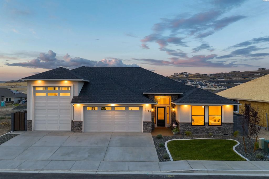 7140 W 31st Pl, Kennewick