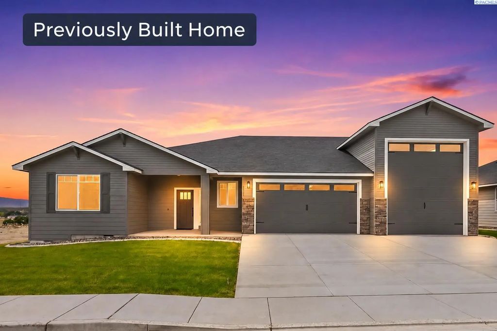 7247 W 31st Pl, Kennewick