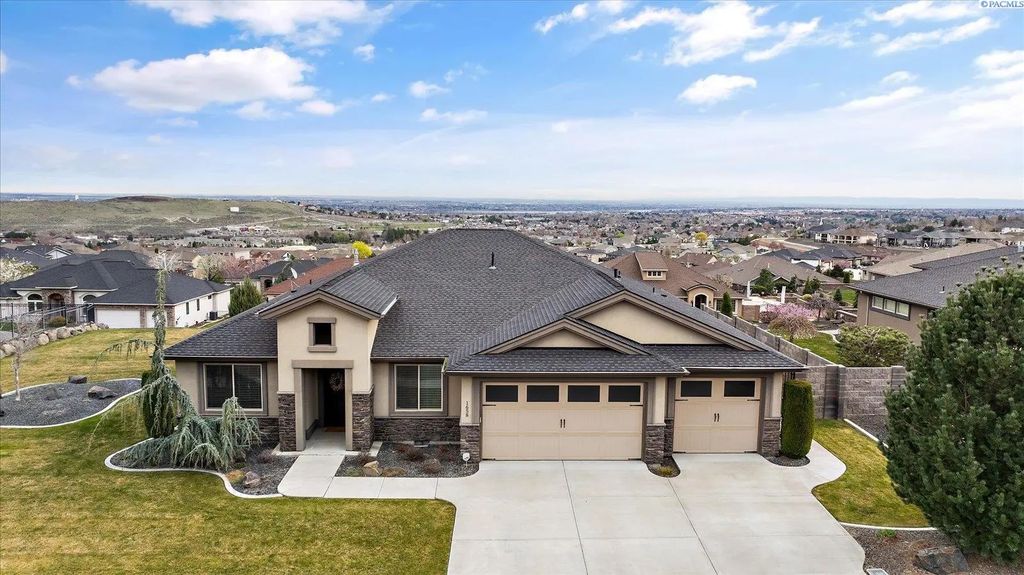1658 Sorrento Lane, Richland
