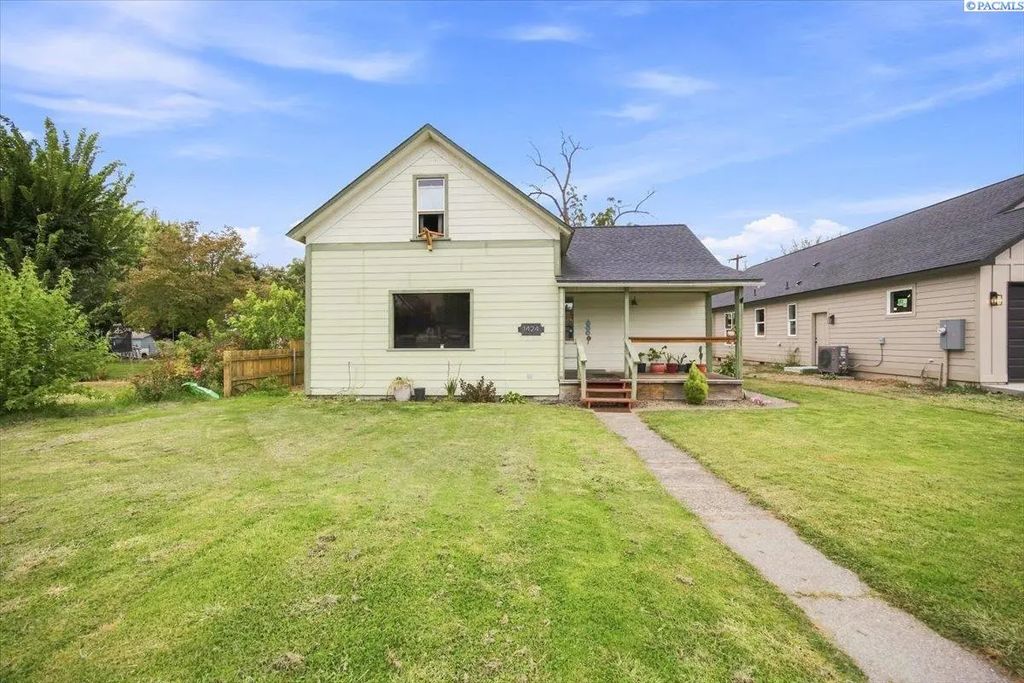 1424 Grant Ave, Prosser