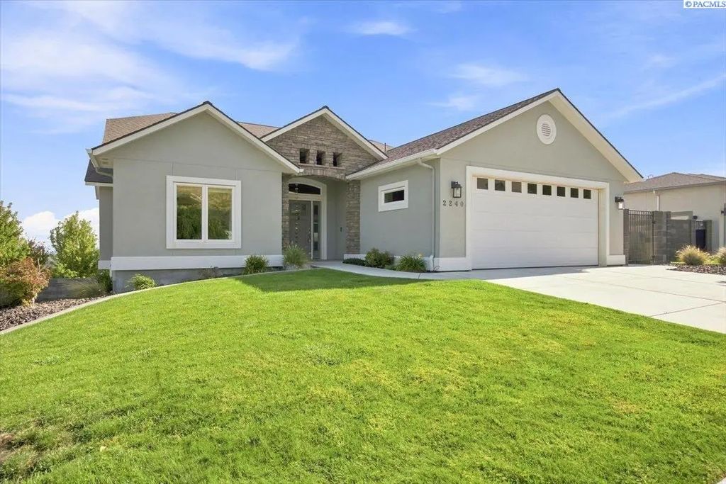 2240 W 51st Ave, Kennewick