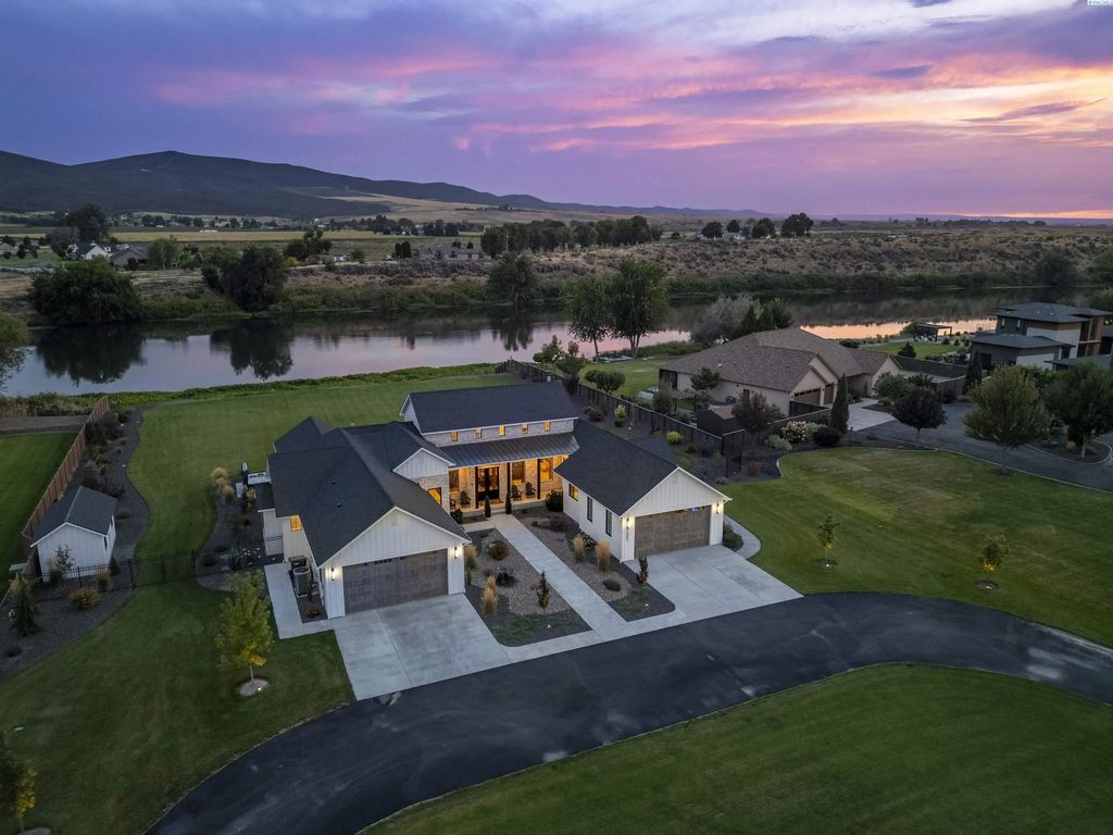 175407 Rivers Edge Drive, Prosser