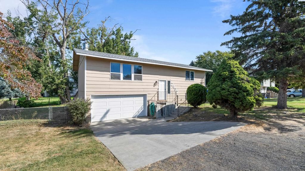 2402 W 16th Ave, Kennewick