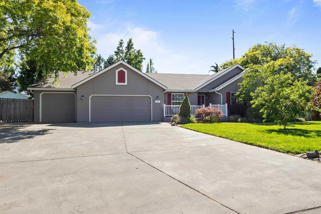 913 N Quebec St, Kennewick