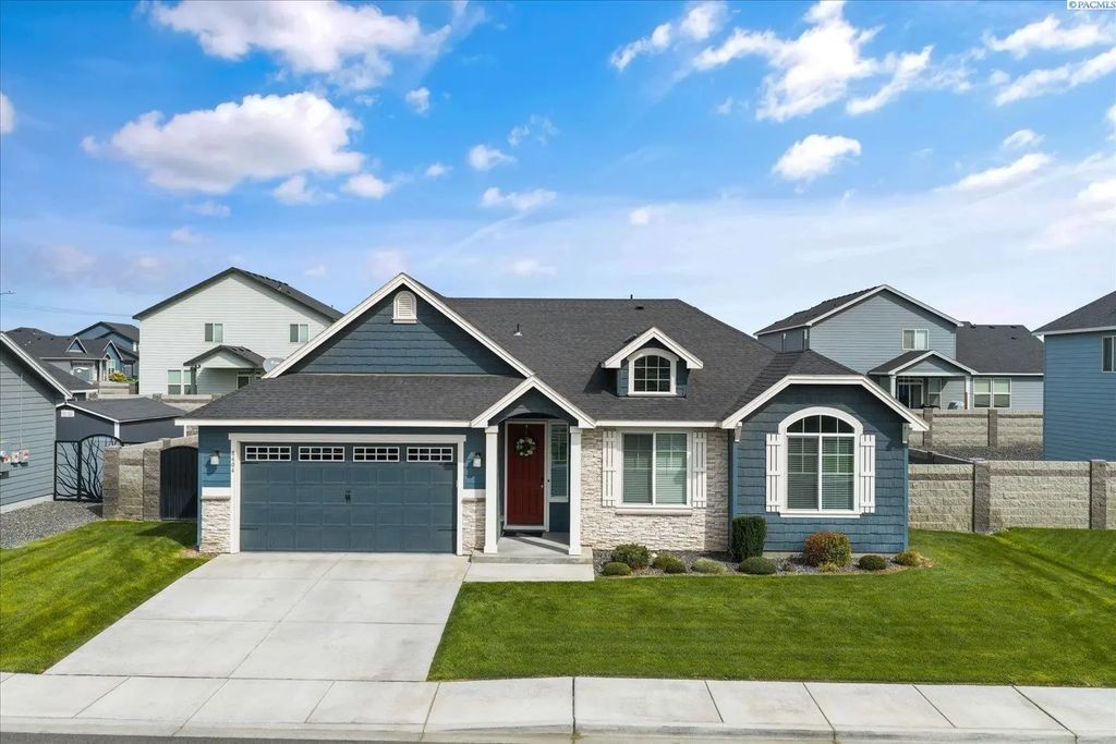 8404 Cardinal Peak Street, West Richland