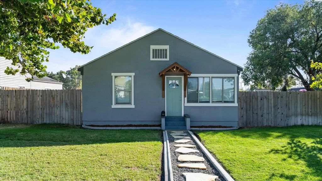 215 N 12th Ave, Pasco