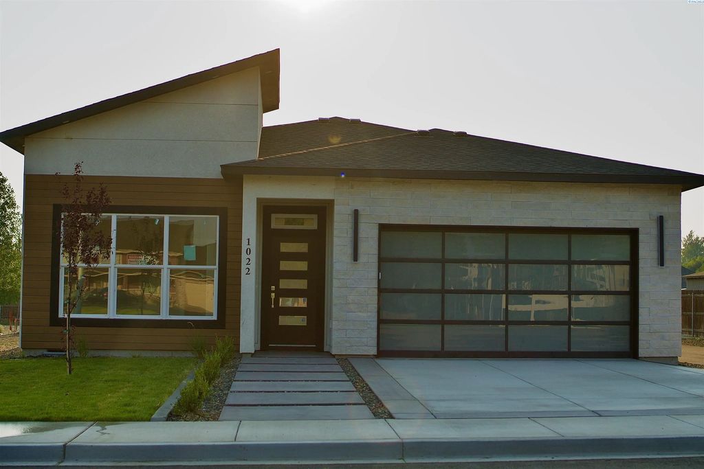 1022 Rd 64, Pasco