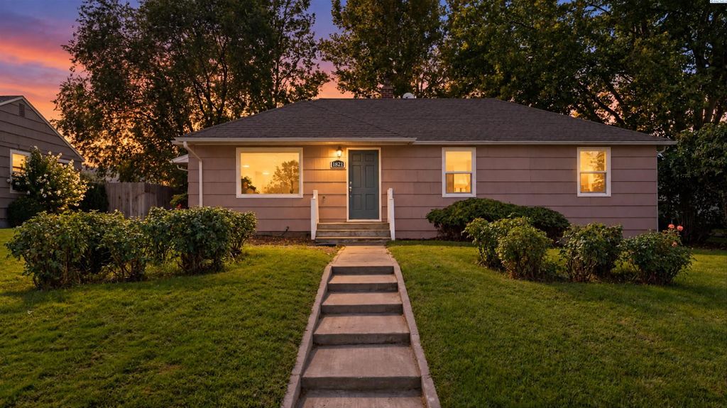1821 Benson Ave, Prosser