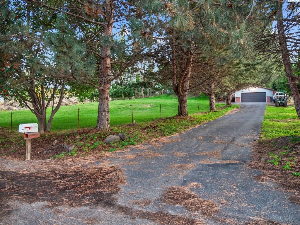 508 S Manzanita Ct, Kennewick
