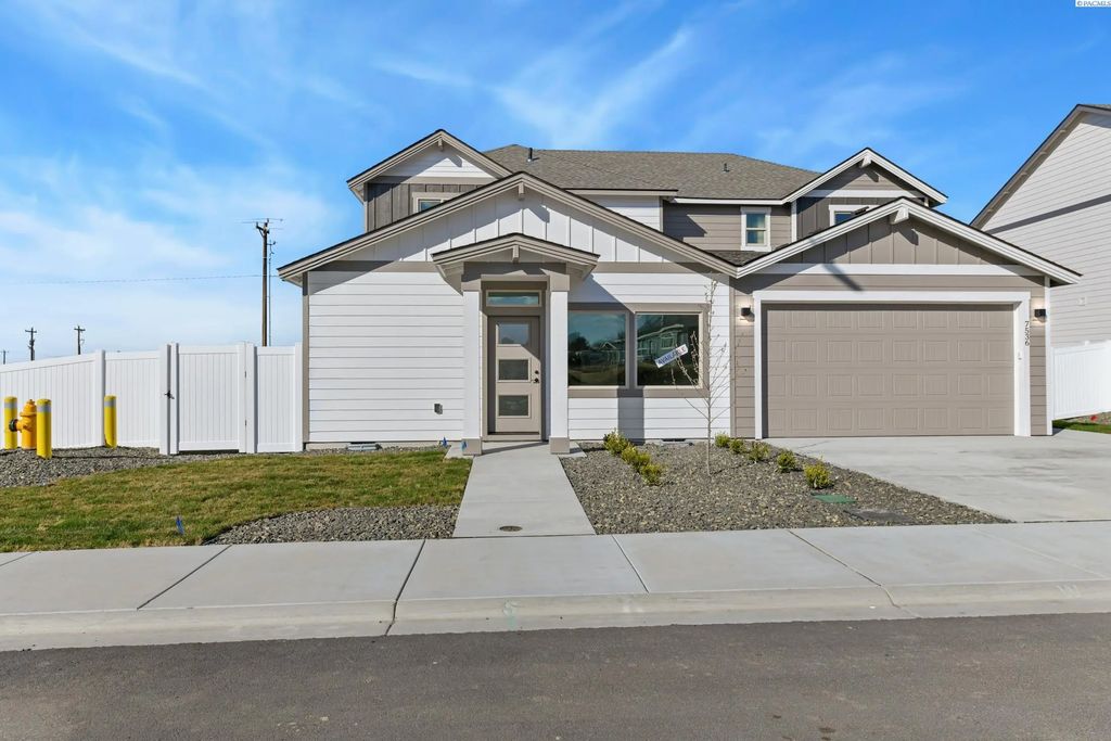 302 Kraus Ct, West Richland