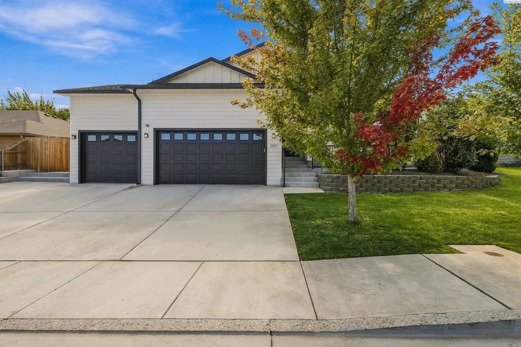1907 W 39th Ave, Kennewick