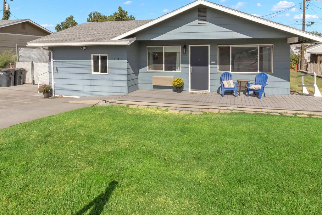1114 Horne Dr, Benton City