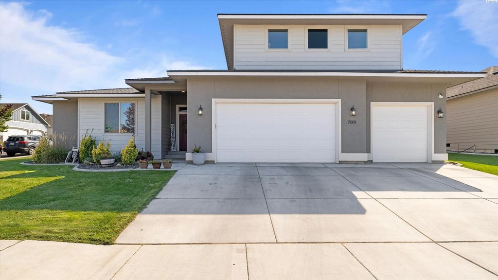 7001 W 32nd Ave., Kennewick