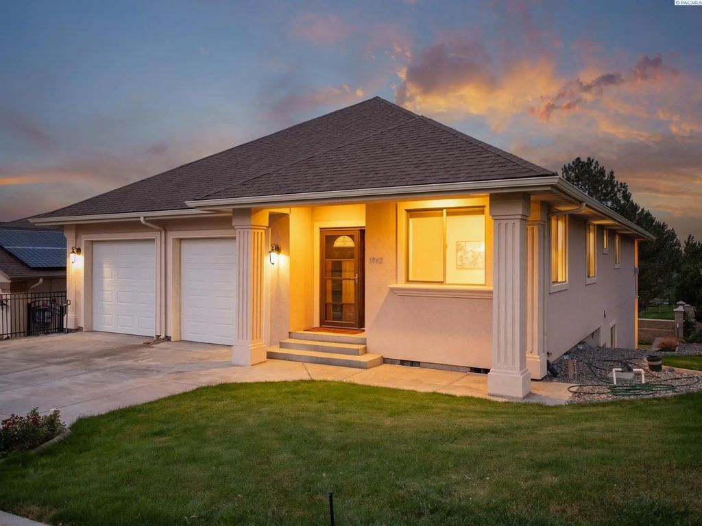 1942 Sky Meadow Ave, Richland
