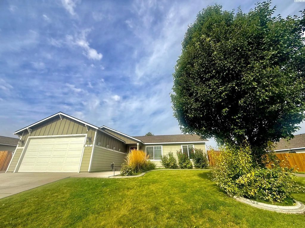 611 Botaka Loop, Benton City