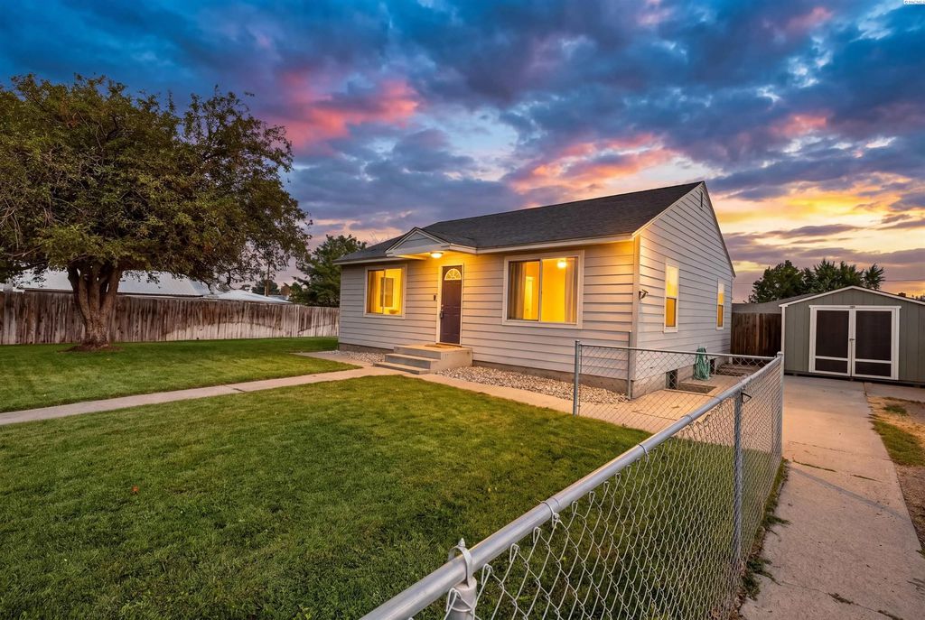 1007 E 7th Ave, Kennewick