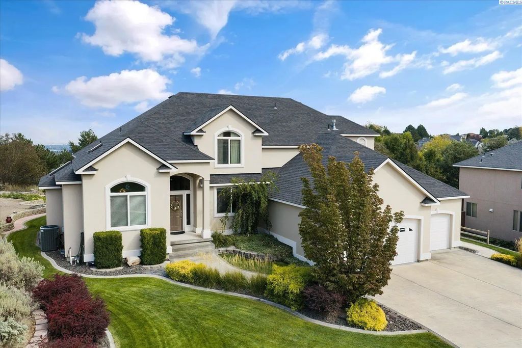 824 Rand Dr, Richland