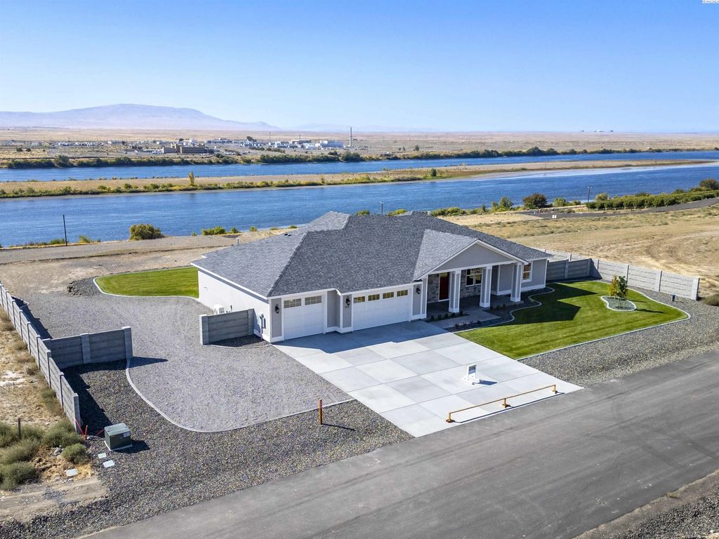 359 Panoramic Drive, Pasco