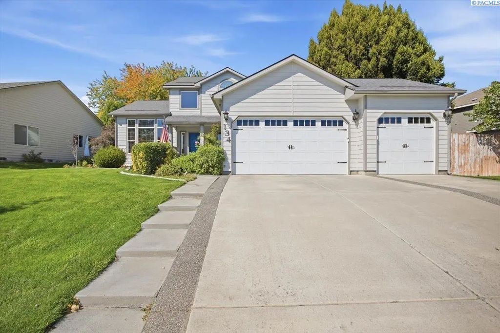134 Center Blvd, Richland