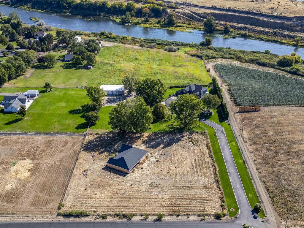 90404 W Hess Road, Prosser