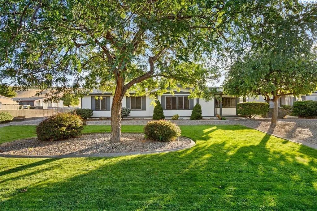 25603 E Ruppert Rd, Benton City