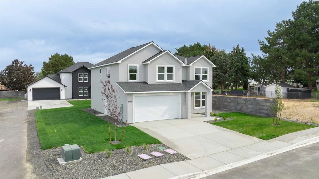 1054 N Grant Pl, Kennewick