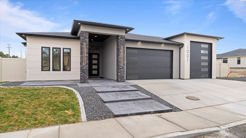 1001 S Florida Pl., Kennewick