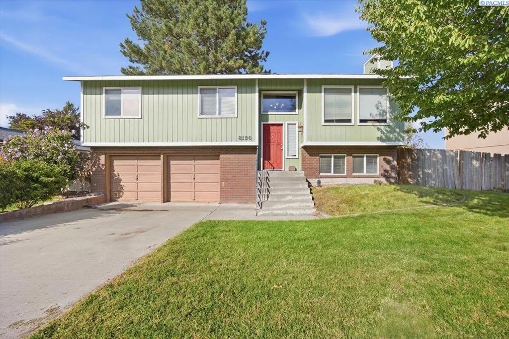 8120 W Hood Ave, Kennewick