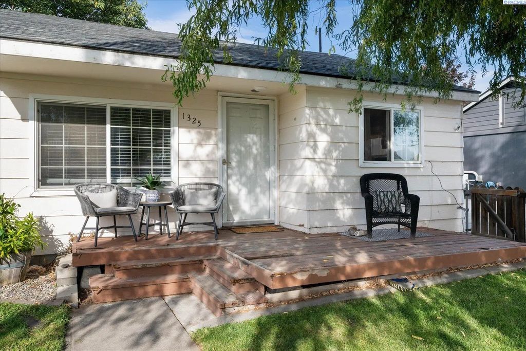 1325 Sanford Ave, Richland