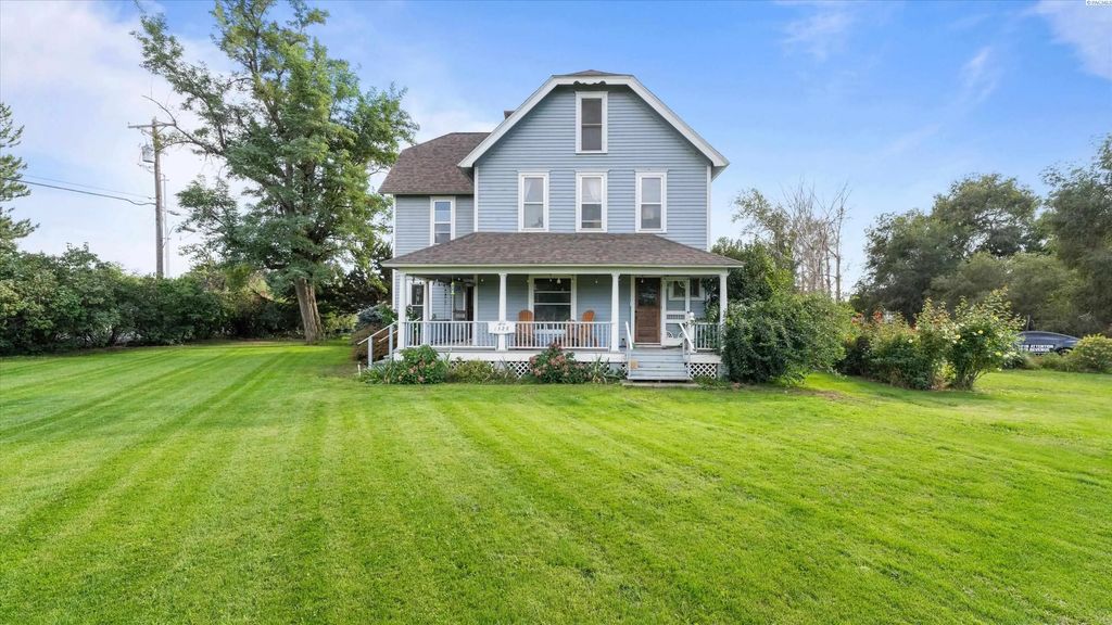 1328 E 27th Ave, Kennewick