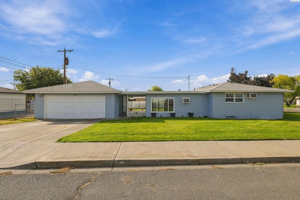 1939 N 18th Ave, Pasco