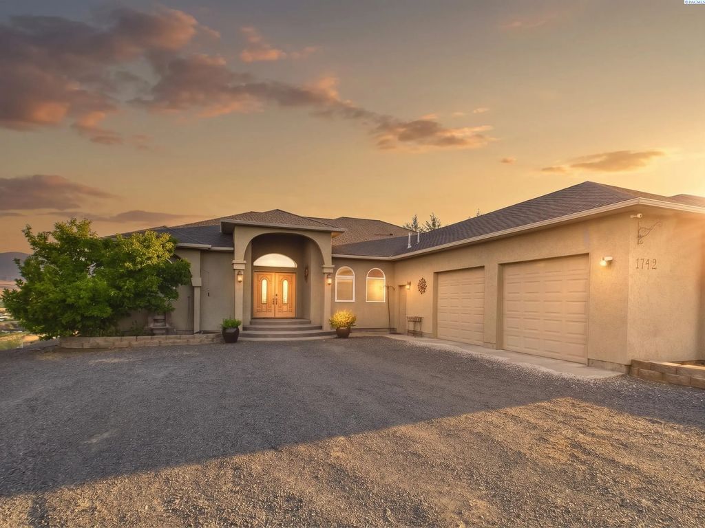 1742 Weikel Rd, Yakima