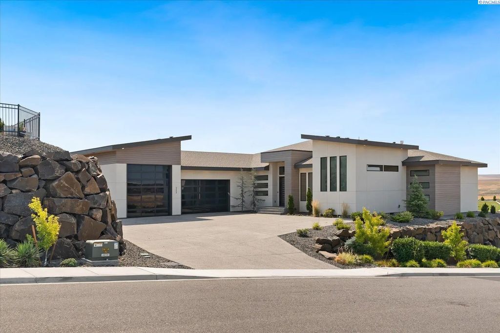 2243 S Wilson Pl, Kennewick