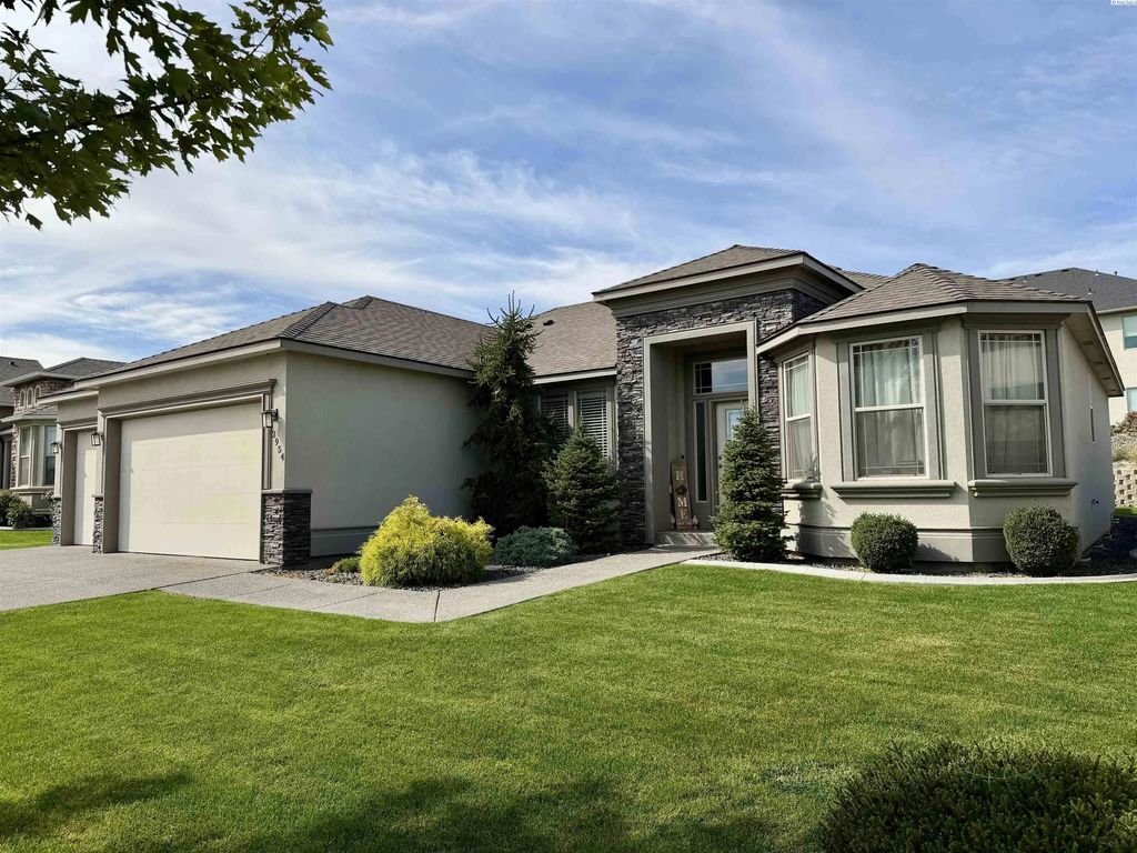 2954 S Harrison St, Kennewick