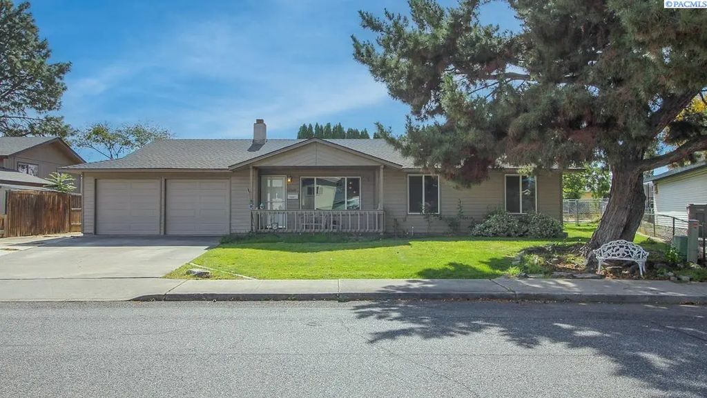 2509 W Grand Ronde Place, Kennewick