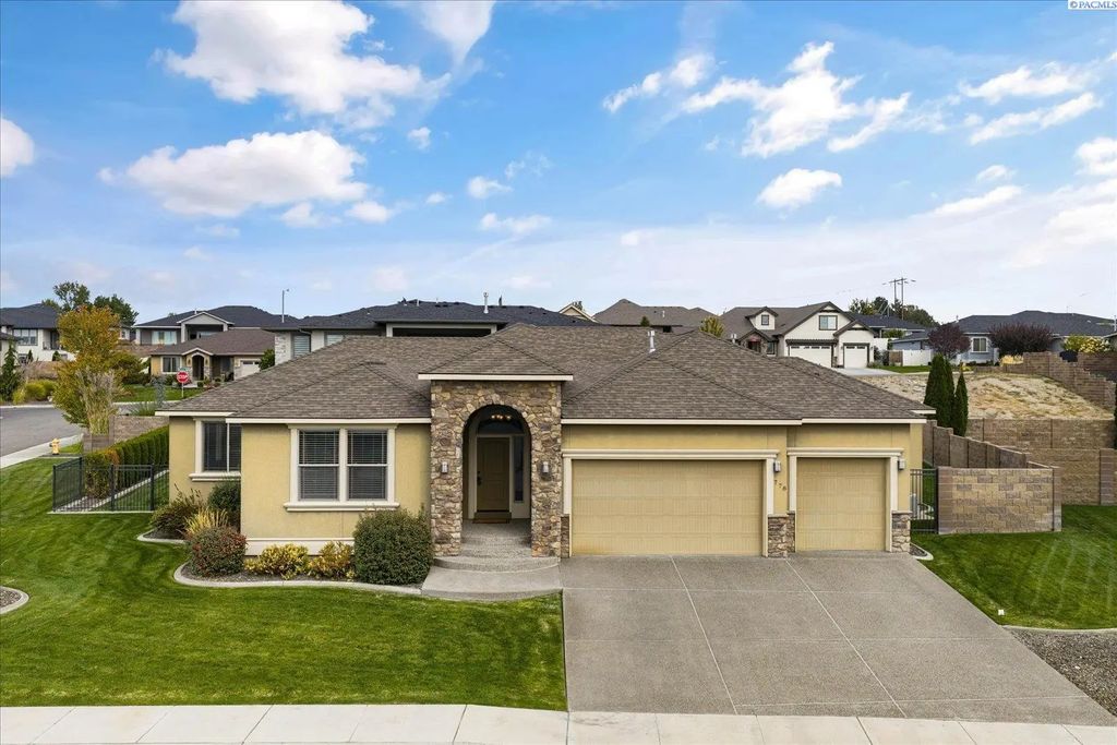 778 Strange Dr, Richland