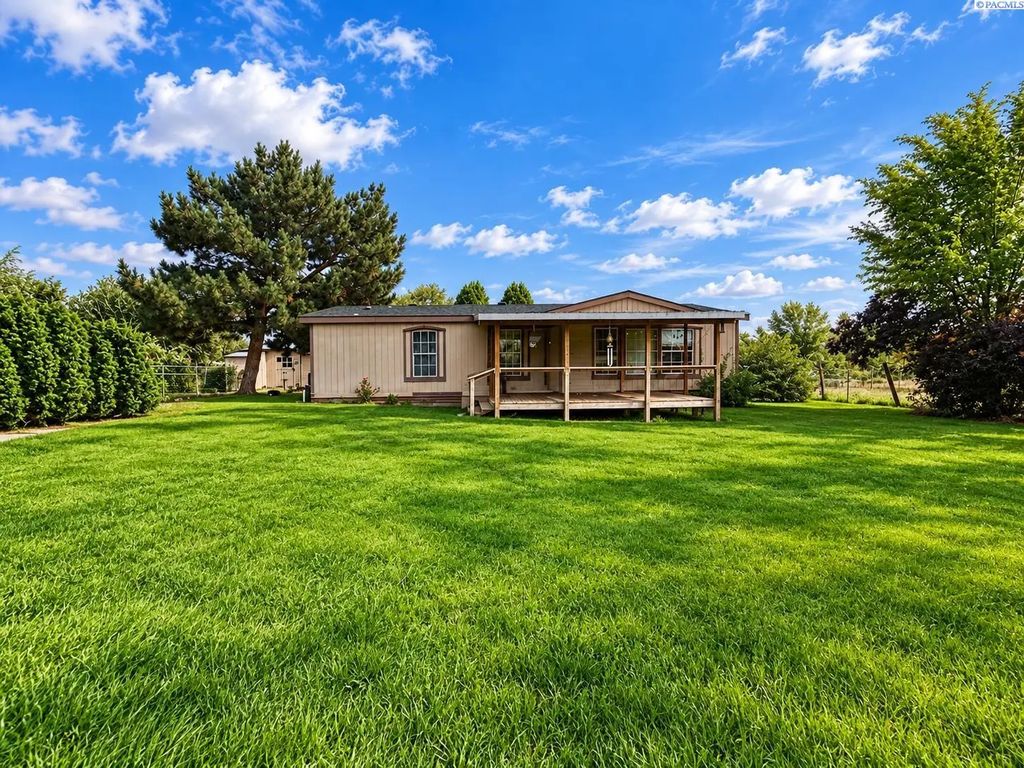 8305 S Missimer Rd, Prosser