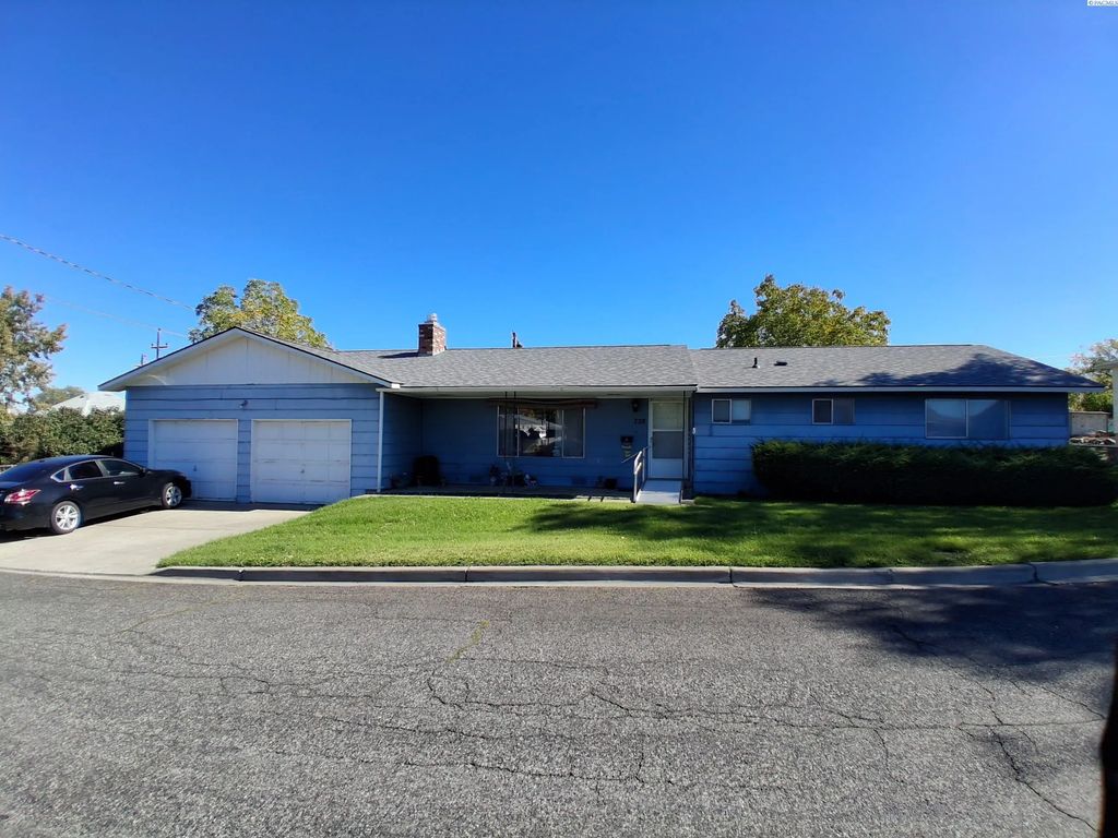 728 Ford St, Prosser