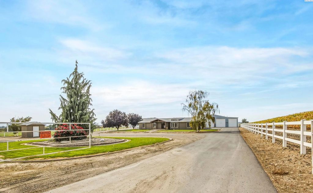 2160 Ferson Road, Sunnyside