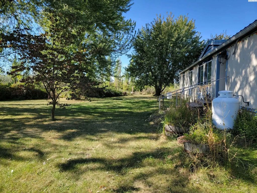 164908 W Old Inland Empire Hwy, Prosser